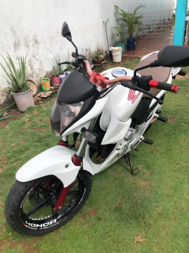 Cb 300 branco  impecável 