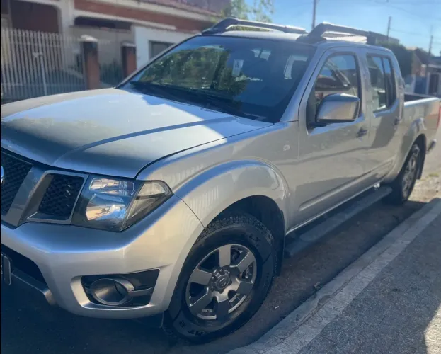 Nissan Frontier SV AT. CD 4X4 2.5 TB Dies. Aut. 2015