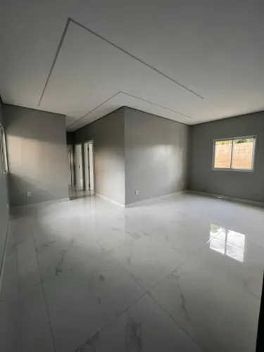 VENDE-SE EXCELENTE CASA NO CIDADE SATÉLITE | AMPLA, MODERNA E PRONTA PARA MORAR