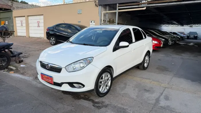 Fiat Grand Siena Tetrafuel 1.4 EVO F. Flex 8V 2015