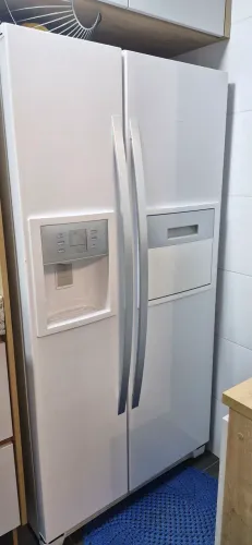 Geladeira side by side Electrolux com Dispenser de gelo filtro e home bar