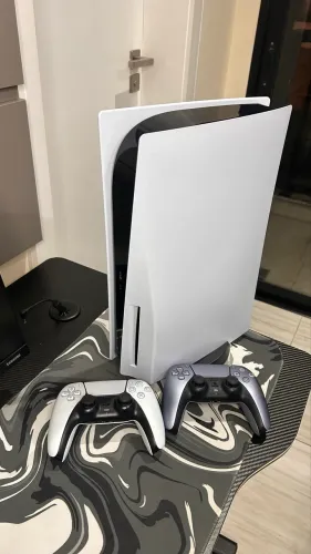 PS5 FAT 2 controles EXCELENTE estado