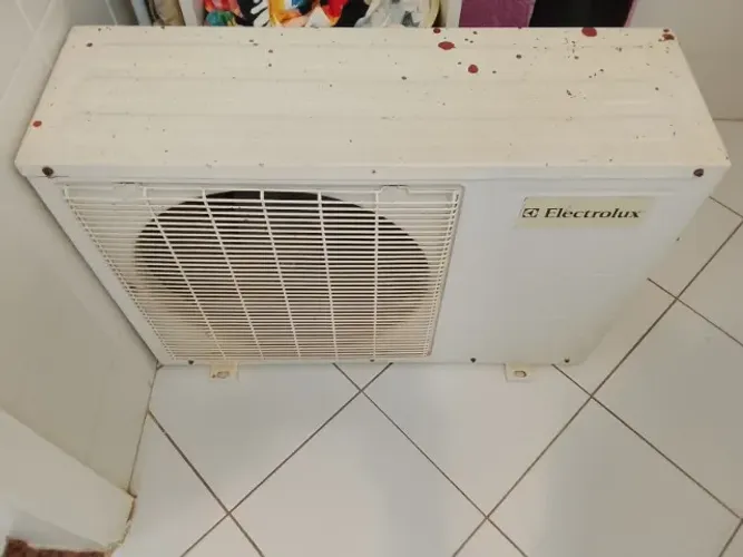 ar condicionado eletrolux com defeito para ser consertado, apenas 200 Reais