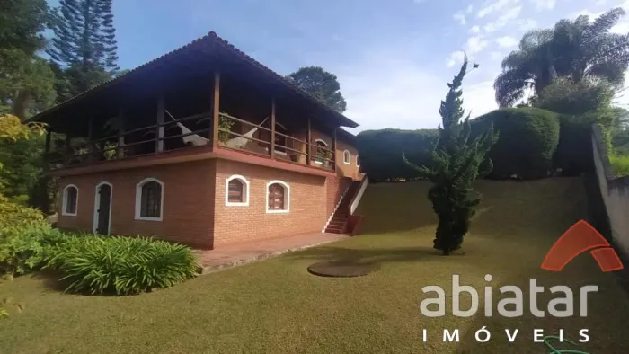 Chácara à venda em Água Espraiada - Caucaia do Alto - Cotia/SP - 298m² - 4 suítes