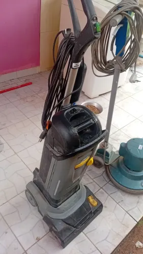 Lavadora e secadora de piso