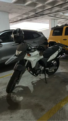 VENDO ou TROCO XRE 300