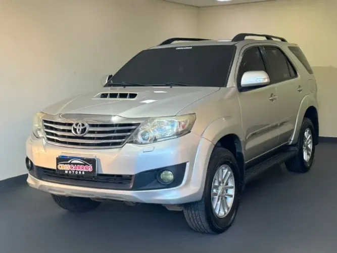 Toyota Hilux SW4 SRV D4-d 4X4 3.0 TDI Dies. AUT 2013
