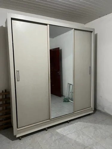 GUARDA ROUPA