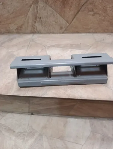 Furador duplo de papel