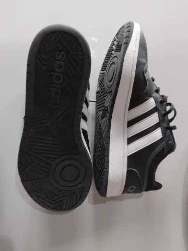 Tenis adidas 