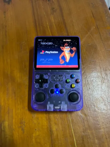 Videogame portátil R36s