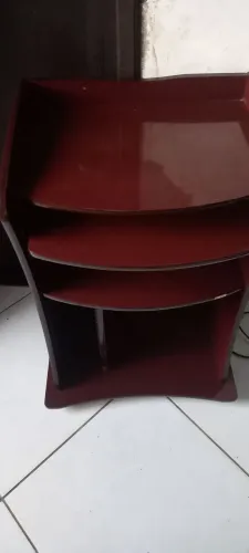 Mesa para computador  de co caramelo 