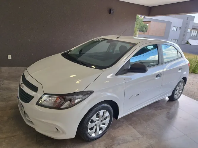 Chevrolet Onix JOY Hatch 1.0 8V Flex Mec. 4P 2019