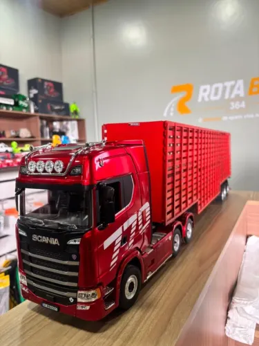 SCANIA 1:14 CONTROLE REMOTO + CARRETA BOIADERA