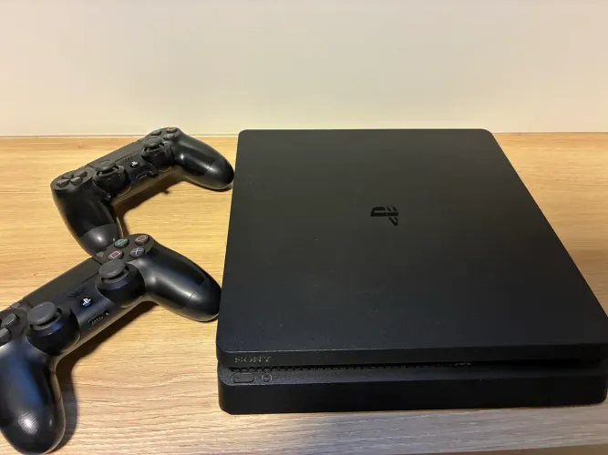 PlayStation 4 Slim