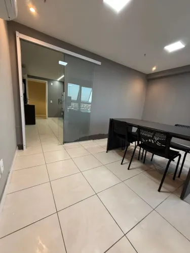 Empresarial MOMENTUM sala comercial pronta para uso