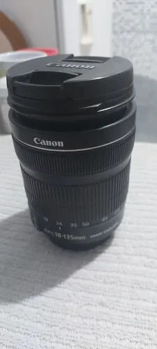 Lente Canon 18-135mm IS. Impecável, só comprar e usar.