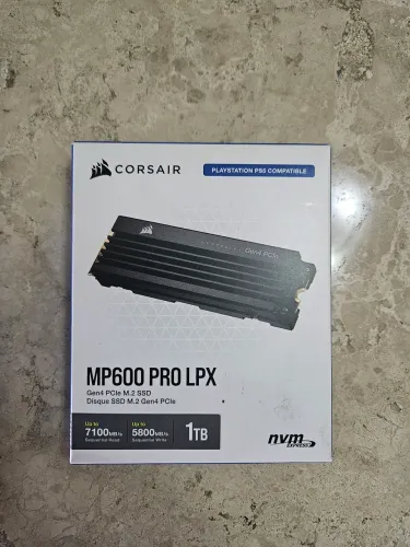SSD Corsair Mp600 Pro LPX 1tb M.2 Nvme com dissipador Preto