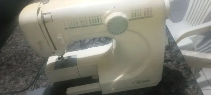 Máquina de costura