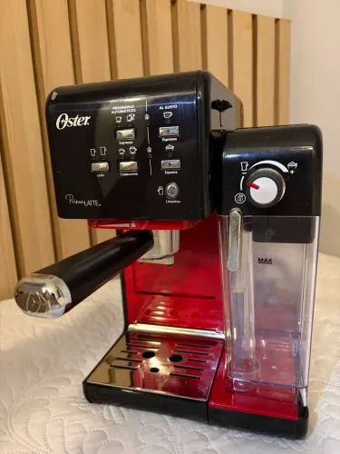 Cafeteira Oster PrimaLatte 127V - Pouco Uso 