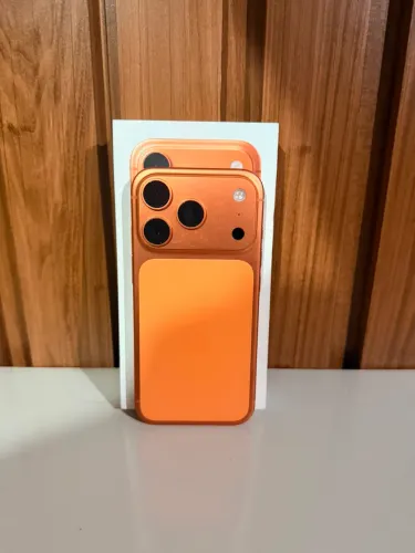 iPhone 17 Pro Laranja - 256 GB | Apenas 2 meses de uso | Bateria 100%