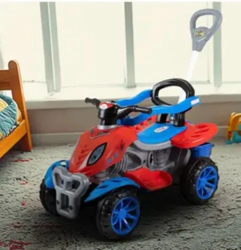 Quadriciclo Infantil a Pedal Vermelho e Azul - Spider Maral com Empurrador