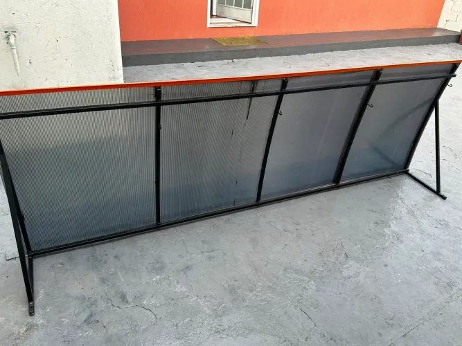 Toldo em policarbonato 