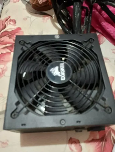 Fonte gamer 750w Corsair