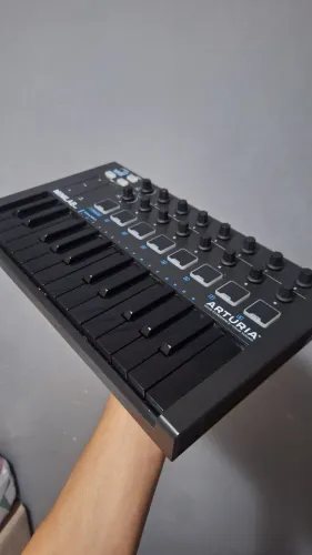 Teclado arturia minilab MKII