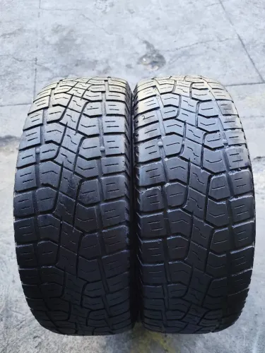 02 Pneus Pirelli Scorpion 205/60/15 seminovos. ACEITO CARTÃO.