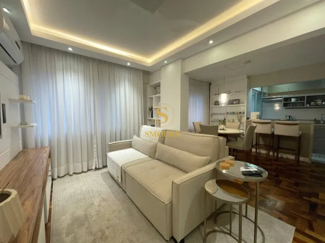 Centro de Florianópolis | Apartamento 2 Quartos Semi Mobiliado com Vaga