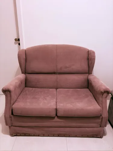Sofá 2 lugares, bonito e confortável 