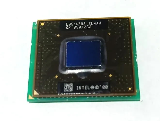 Processador Intel Pentium III Mobile ? 850 MHz