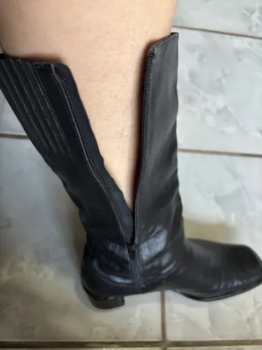 Botas em couro preta