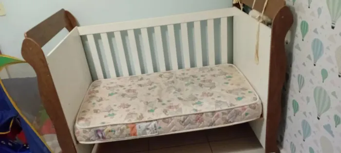 Vende- se berço modelo americano
