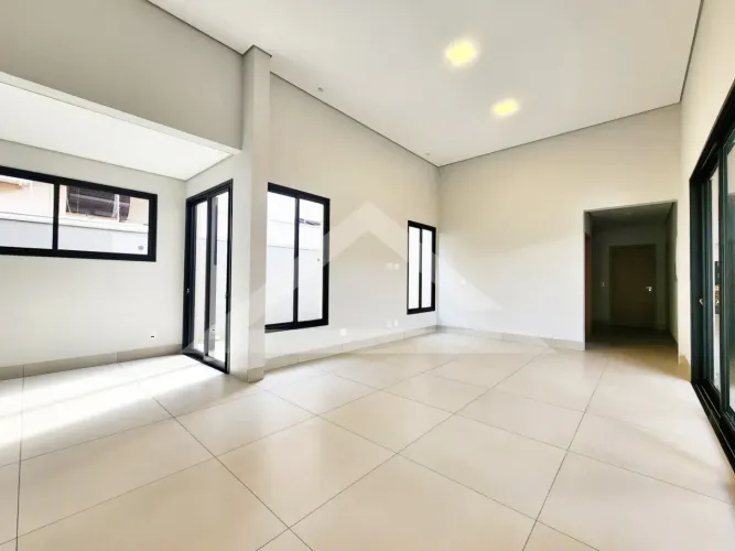 Casa térrea à venda no Condomínio Aurora Village, próximo ao Taiwan Centro de Eventos - Ri