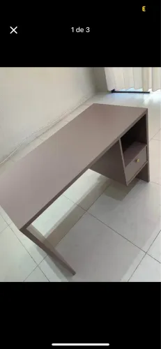 Mesa de escritório ou de nail design 