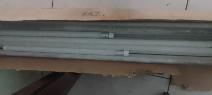 Lote de Lâmpadas Tubulares de LED - Mais de 10 Unidades