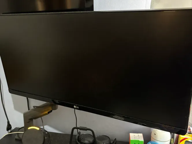 Monitor LG UltraWide 26? + Braço ELG F80N Pistão a Gás + Base Original | Excelente Estado
