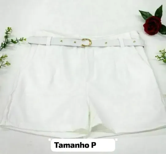 Shorts Alfaiataria Feminino Branco com Fivela Dourada P