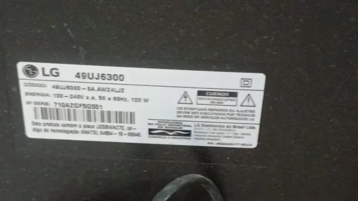 Título: TV LG 49" 49UJ6300 - Tela danificada / Para retirada de peças