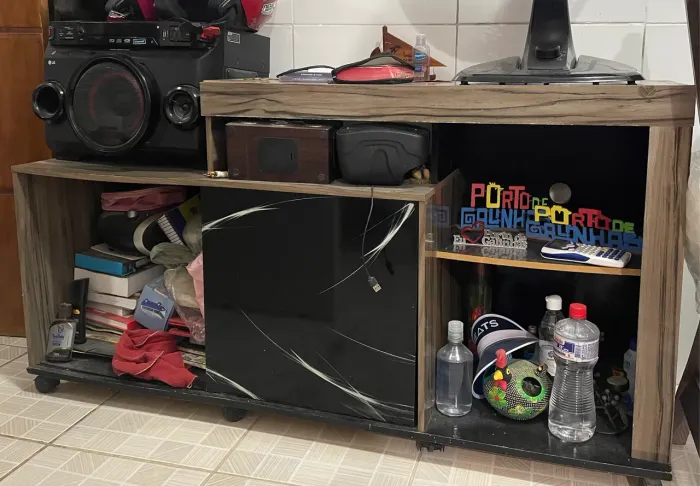 Vendo um Rack semi-novo em ótimo estado