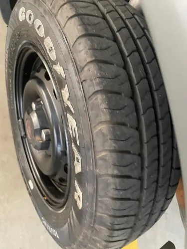 Vendo Pneus Goodyear e Rodas aro 13
