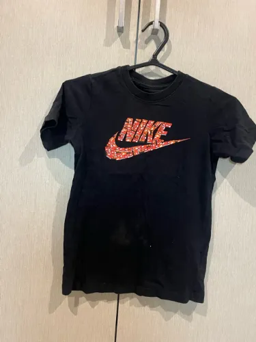 Camiseta Nike infantil preta P original