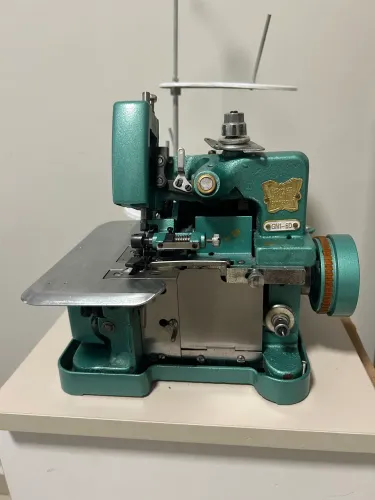 Máquina overlock chinesinha
