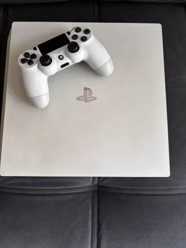 Vendo ps4 pro 1tb branco