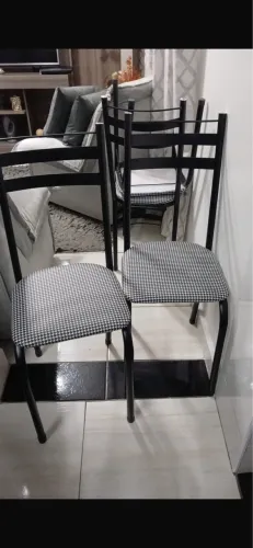 Cadeiras novas