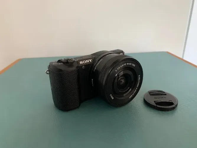 Camera Sony A5100 (usada em ótimo estado)