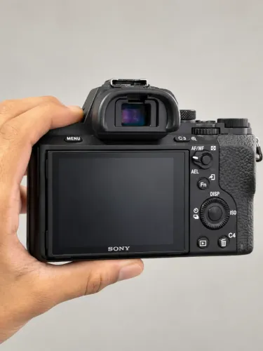 Câmera Sony A7 ii + lente 16mm f/2.8 + 2 baterias