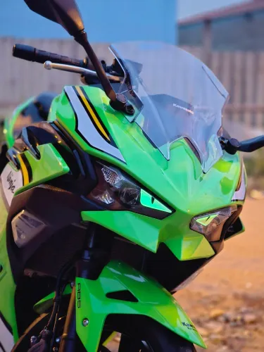 Kawasaki ninja 500 se